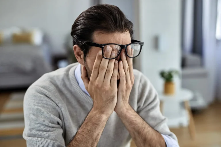 هل يسبب التوتر ضعف الإنتصاب؟